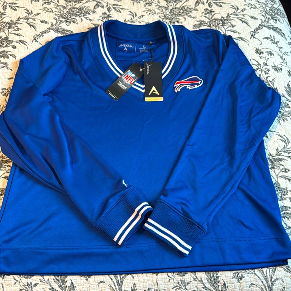 Buffalo Bills NWT Women’s X-Large V Neck Long Sleeve Shirt